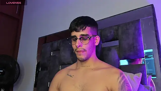 Snapshot of iamcamiloo_ chatting on March 16, 2025, 4:41 am iamcamiloo online show from March 16, 2025, 4:41 am