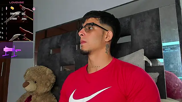 Snapshot of iamcamiloo_ chatting on September 30, 2025, 5:35 am iamcamiloo online show from September 30, 2025, 5:35 am