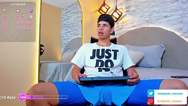 Benjamin More online show from October 1, 2025, 5:17 pm