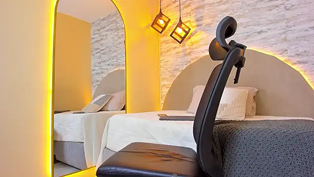 Benjamin More online show from November 4, 2025, 1:04 pm