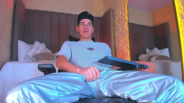 Benjamin More online show from November 27, 2025, 12:27 pm