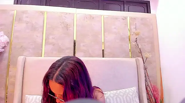 MelanieRoah online show from March 22, 2025, 1:54 am