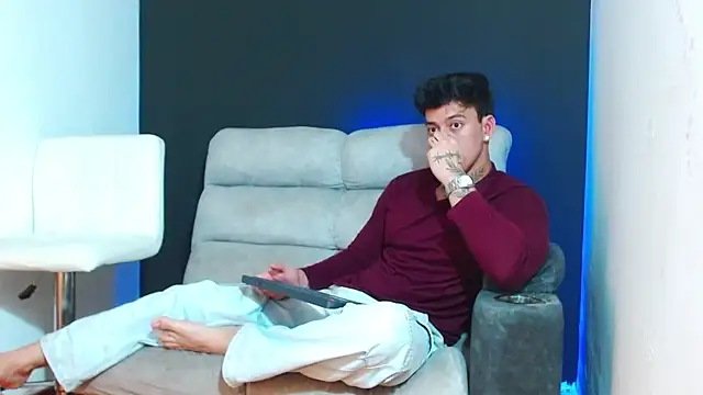 JUSTIN FULLER1 online show from March 3, 2026, 6:59 pm