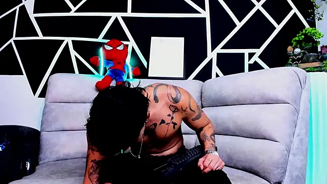 JUSTIN FULLER1 online show from March 20, 2025, 9:56 pm