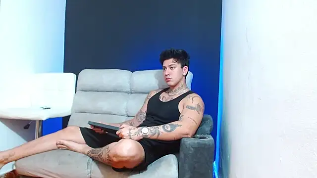 JUSTIN FULLER1 online show from March 26, 2026, 2:26 pm