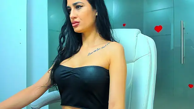 Queenrafaella online show from November 11, 2025, 3:12 am