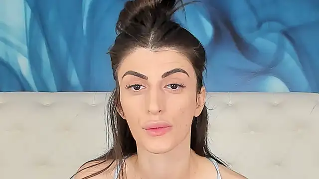 SkinnyDolly online show from October 5, 2025, 2:02 am