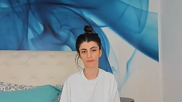 SkinnyDolly online show from April 6, 2026, 2:29 am