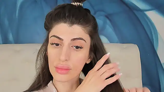 SkinnyDolly online show from December 14, 2025, 3:02 am