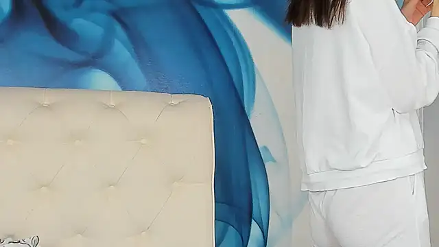 SkinnyDolly online show from March 24, 2026, 3:06 am