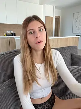 emma05 online show from January 14, 2026, 7:34 am