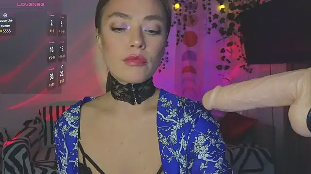 KellyFouler online show from November 9, 2025, 2:10 pm