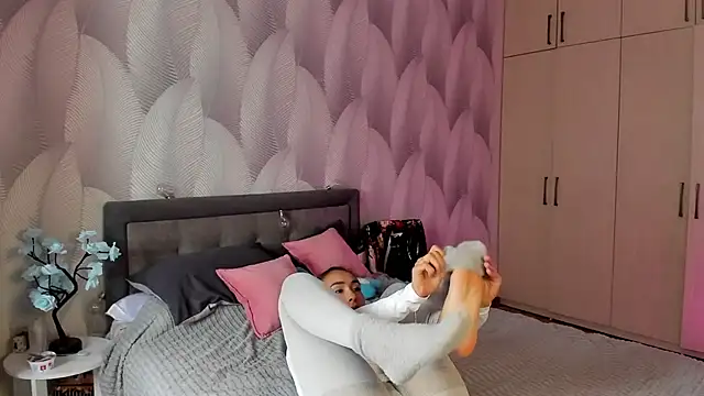 Bambiii bby online show from September 29, 2025, 8:10 am