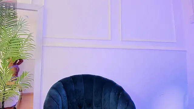 Abril Storm online show from March 8, 2025, 9:18 pm