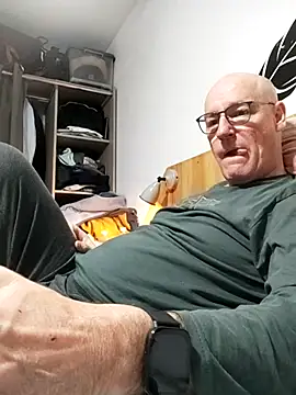 bogland33 online show from March 28, 2026, 10:11 pm