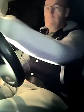 Snapshot of bogland33 chatting on December 20, 2025, 1:08 am bogland33 online show from December 20, 2025, 1:08 am