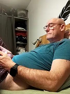 bogland33 online show from February 3, 2026, 7:19 pm