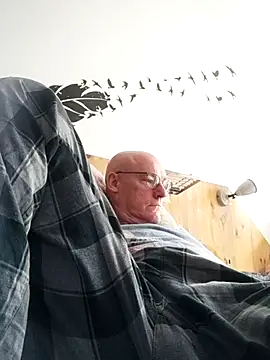 bogland33 online show from October 4, 2025, 12:17 pm