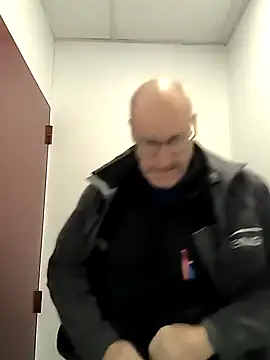 bogland33 online show from October 10, 2025, 8:37 am