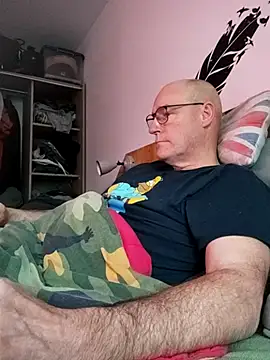 Snapshot of bogland33 chatting on May 5, 2026, 6:55 pm bogland33 online show from May 5, 2026, 6:55 pm