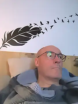 Snapshot of bogland33 chatting on January 8, 2026, 7:20 pm bogland33 online show from January 8, 2026, 7:20 pm