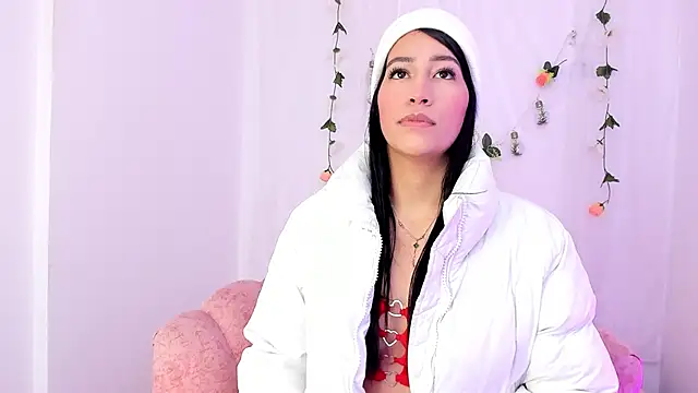 Snapshot of Sara_Kurt chatting on February 25, 2025, 11:21 am Sara Kurt online show from February 25, 2025, 11:21 am