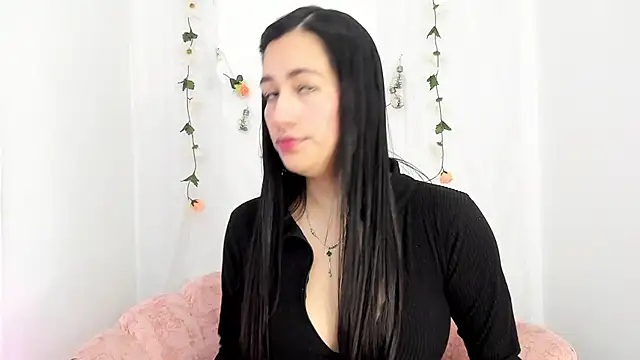 Snapshot of Sara_Kurt chatting on March 2, 2025, 12:03 pm Sara Kurt online show from March 2, 2025, 12:03 pm