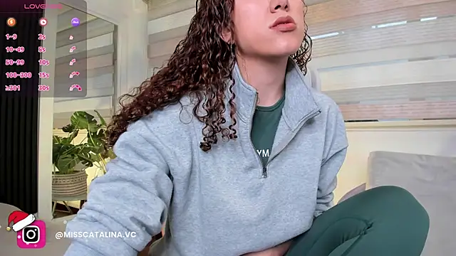 Snapshot of miss_catalinaa chatting on December 17, 2025, 11:48 am miss catalinaa online show from December 17, 2025, 11:48 am