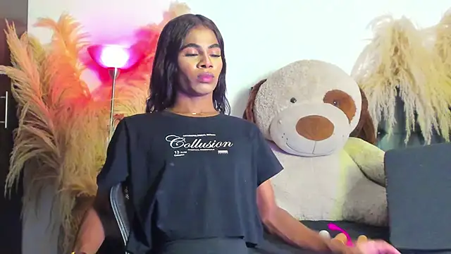 alejandrasxx online show from March 4, 2025, 7:32 pm