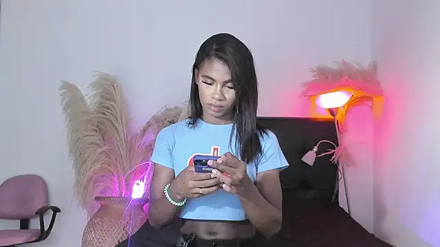 alejandrasxx online show from March 15, 2025, 7:38 pm