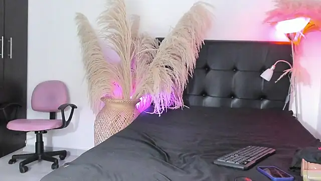 alejandrasxx online show from March 14, 2025, 5:57 pm