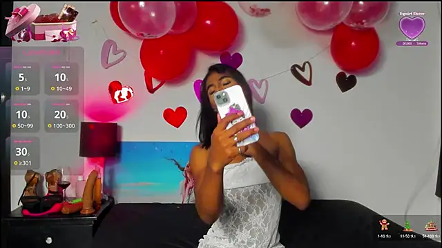 alejandrasxx online show from February 14, 2025, 7:54 pm