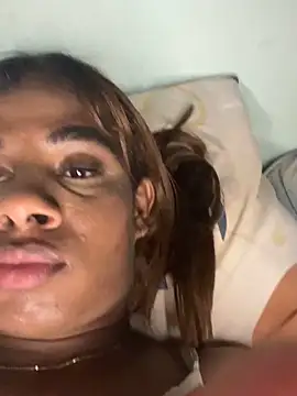 alejandrasxx online show from October 15, 2025, 3:49 am