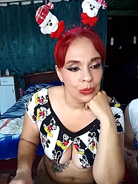 sthefania1710 online show from December 18, 2025, 4:00 pm