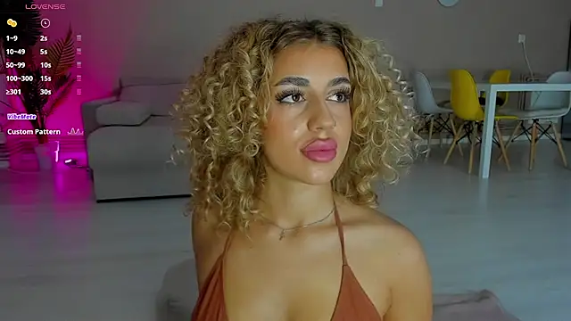 CurlyAnt0 online show from October 2, 2025, 8:07 am