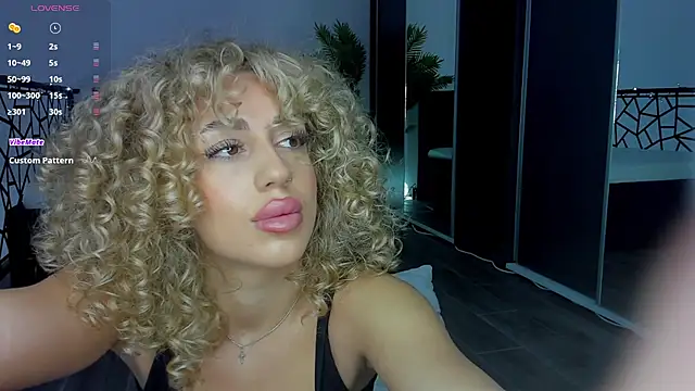 CurlyAnt0 online show from January 9, 2026, 7:59 am