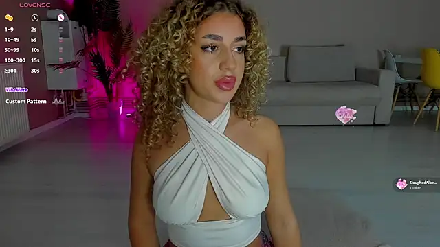 CurlyAnt0 online show from November 12, 2025, 7:45 am