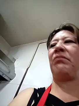 carolina linarez69 online show from May 14, 2026, 8:17 pm