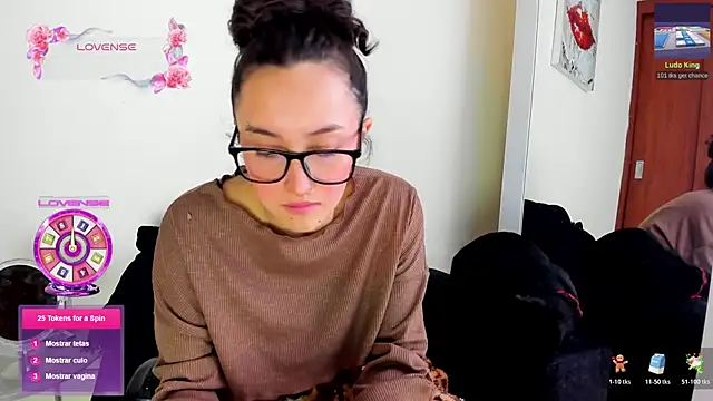 its  angelica  online show from November 28, 2025, 7:58 pm