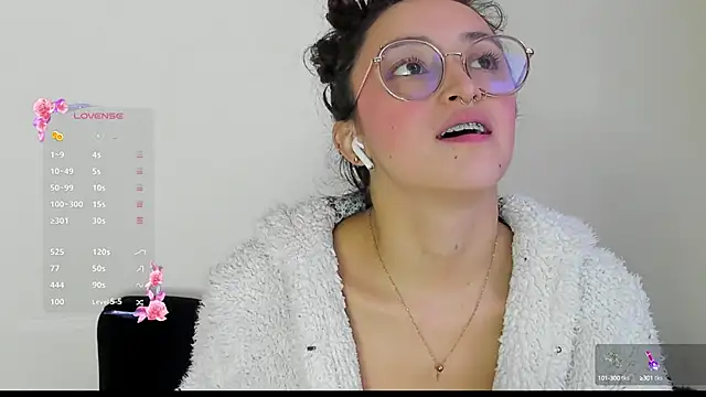 its  angelica  online show from September 30, 2025, 7:09 pm