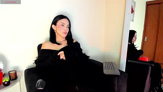 victoria  lace  online show from January 11, 2026, 3:24 am