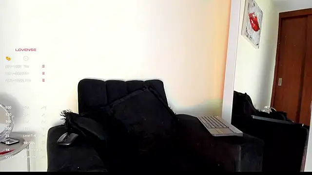 victoria  lace  online show from October 28, 2025, 11:03 pm