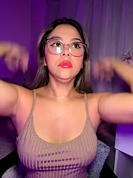 tuckersabrina online show from September 9, 2025, 11:08 am