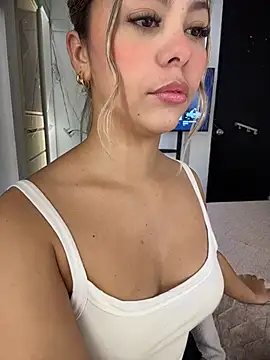 tuckersabrina online show from July 16, 2026, 1:41 pm