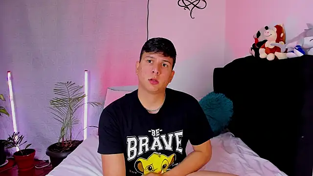 ANDREZALVAREZ online show from April 9, 2026, 11:11 pm