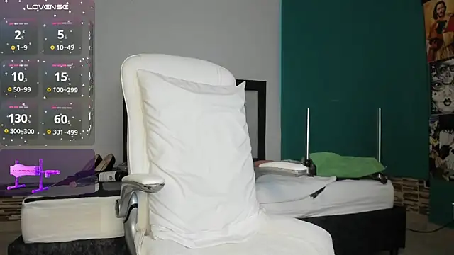 kinky polar online show from March 20, 2026, 8:21 pm