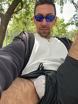 dantedesirexx online show from October 2, 2025, 4:32 pm