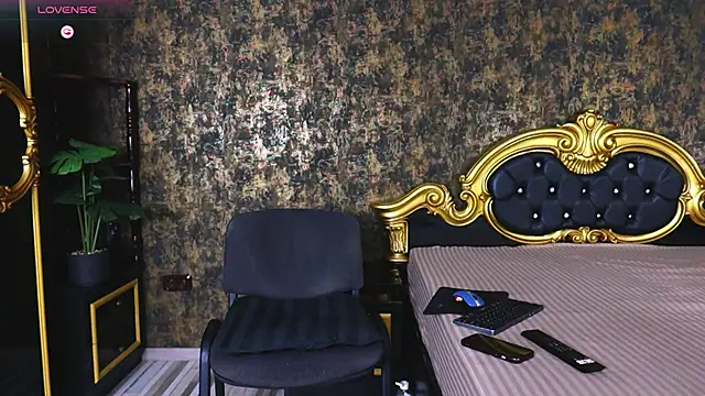 AaronMuscle online show from October 18, 2025, 9:33 am