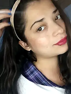 Snapshot of Elvishcassie_ chatting on February 7, 2025, 2:40 am Elvishcassie online show from February 7, 2025, 2:40 am