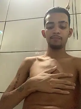 moreninhoP online show from February 24, 2025, 7:41 pm